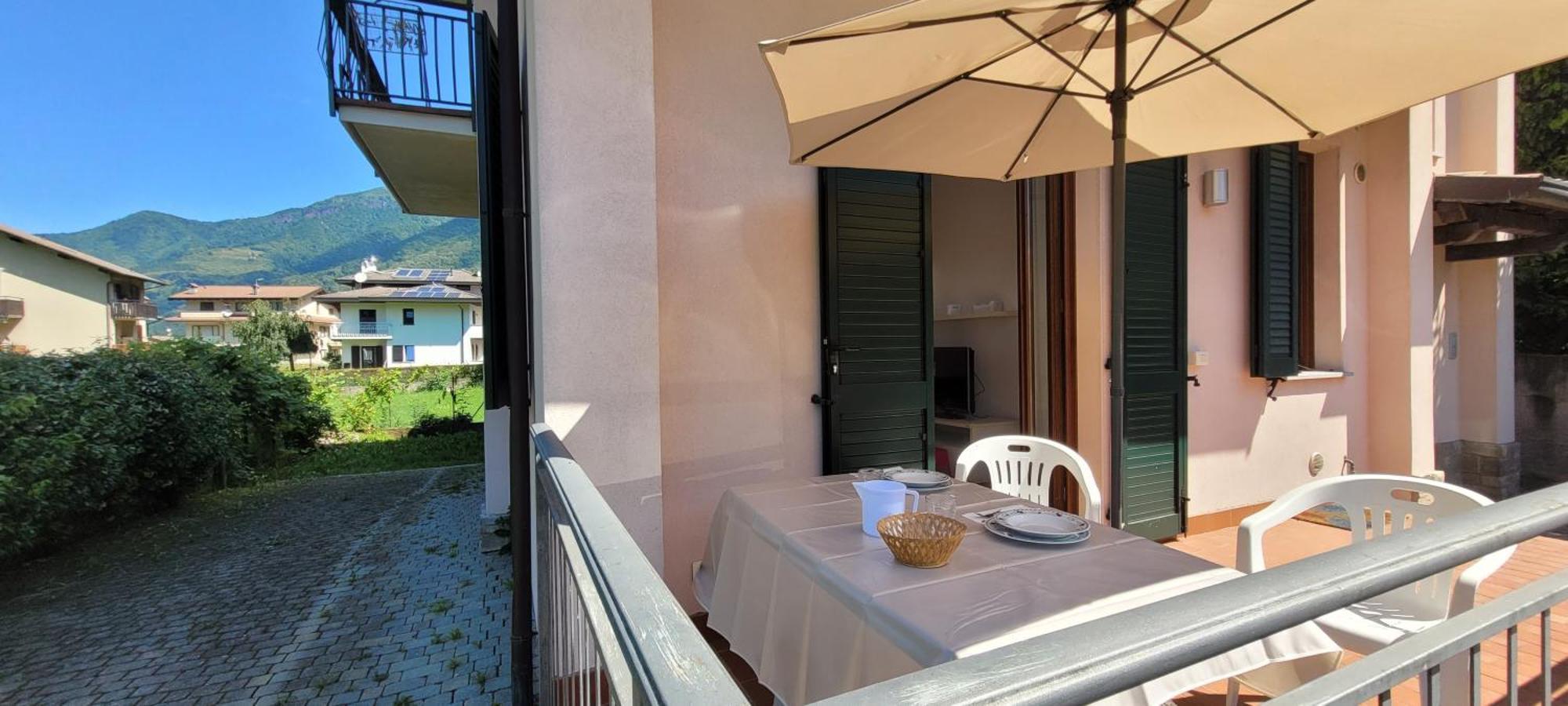 Terrazza Fucinetta Apartment Introbio ภายนอก รูปภาพ