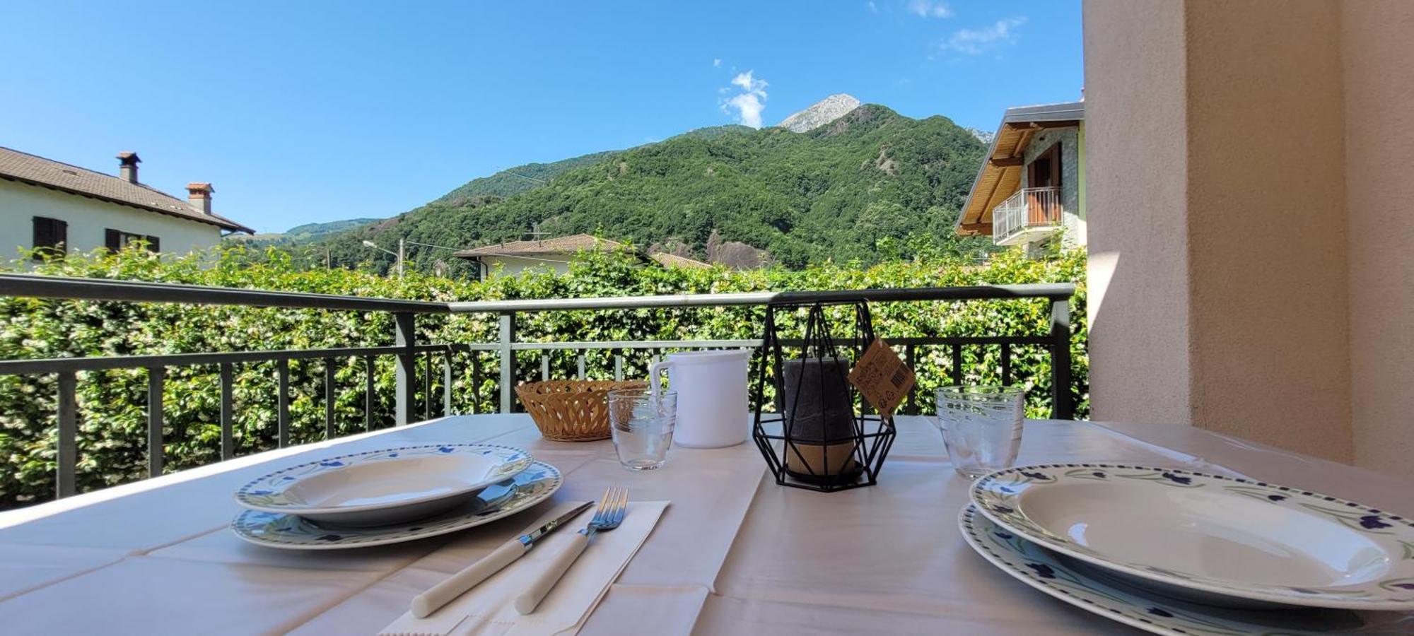 Terrazza Fucinetta Apartment Introbio ภายนอก รูปภาพ