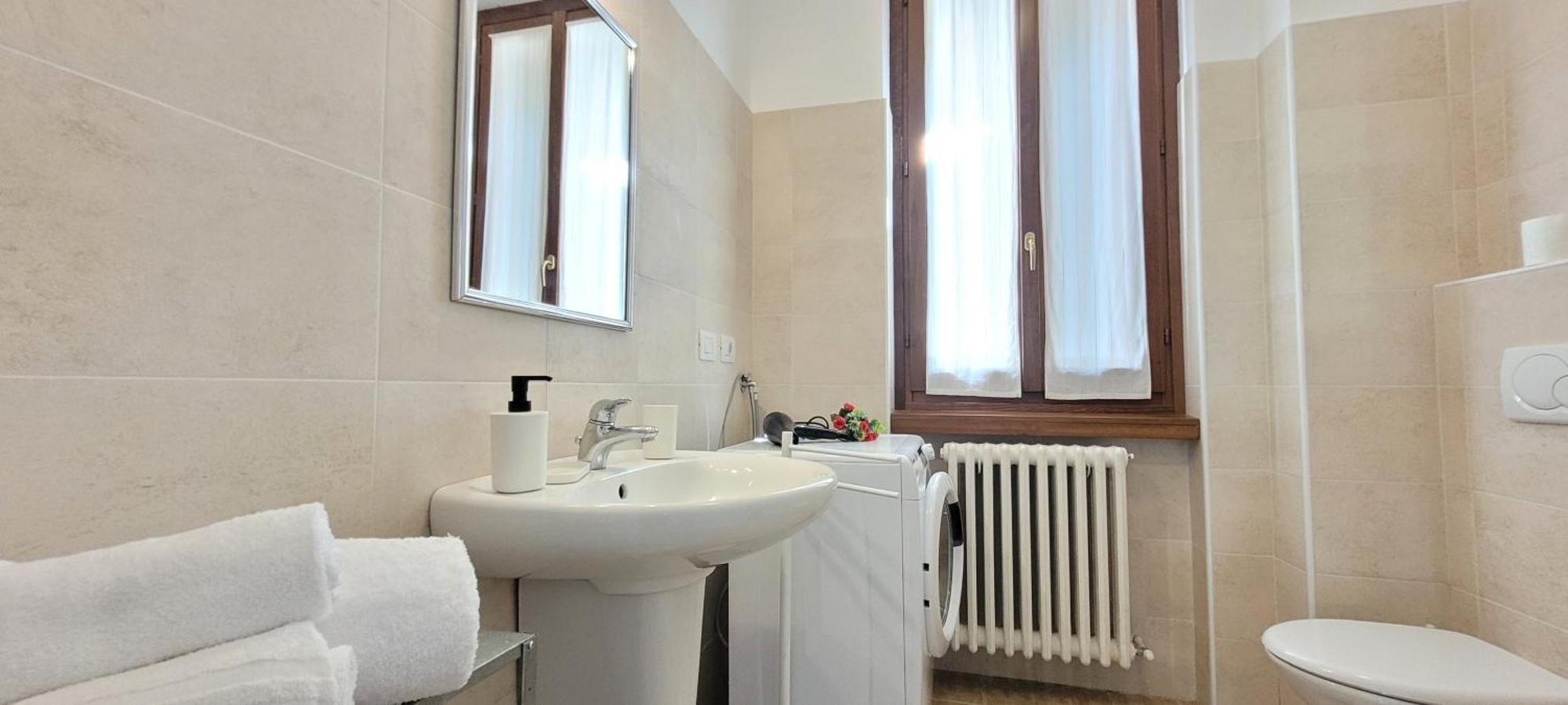Terrazza Fucinetta Apartment Introbio ภายนอก รูปภาพ