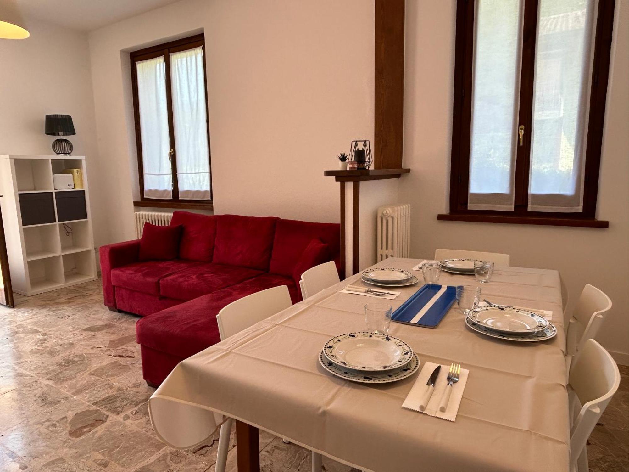 Terrazza Fucinetta Apartment Introbio ภายนอก รูปภาพ