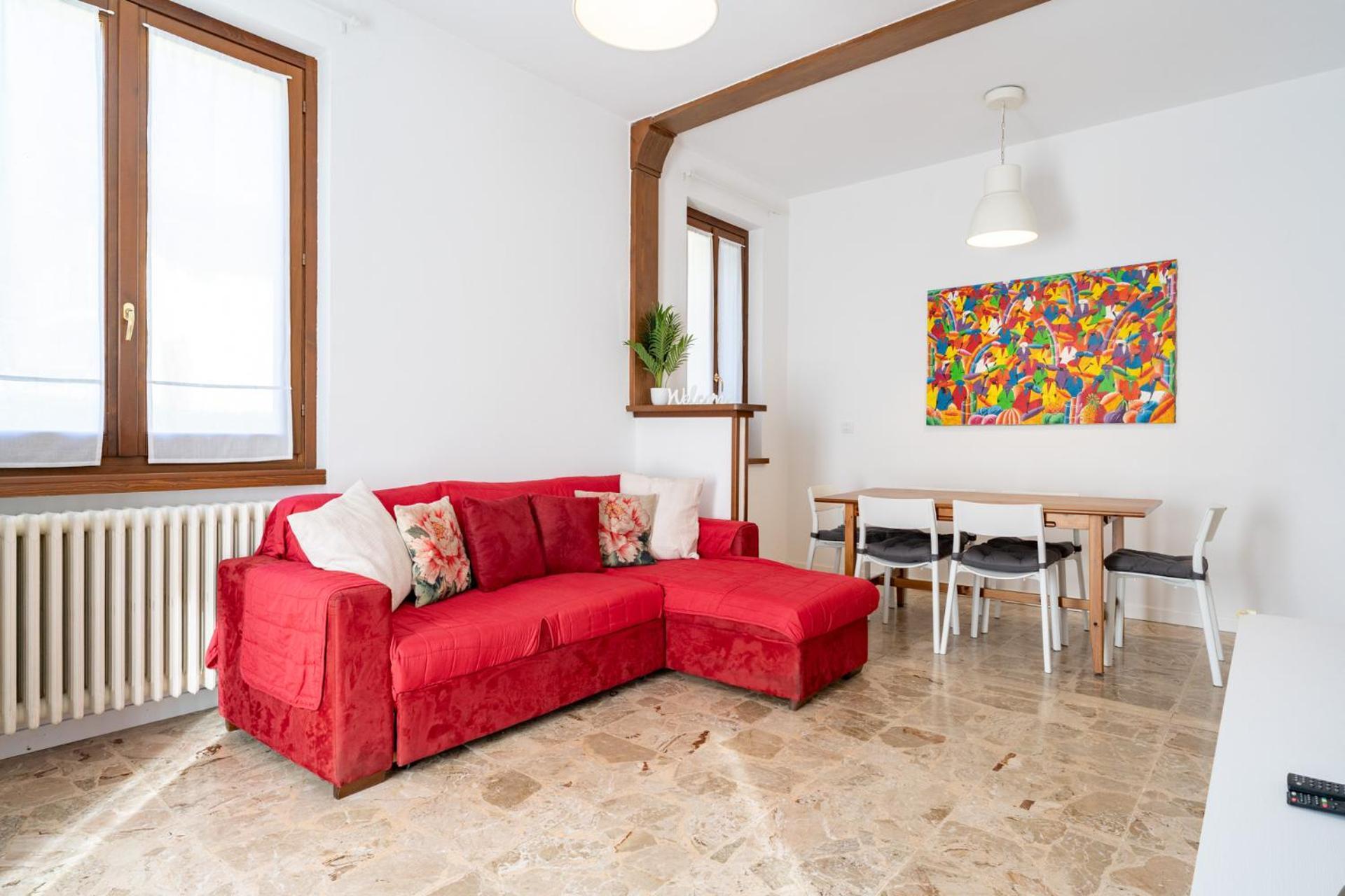 Terrazza Fucinetta Apartment Introbio ภายนอก รูปภาพ