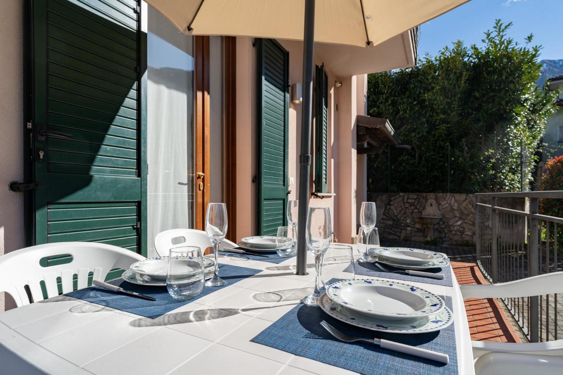 Terrazza Fucinetta Apartment Introbio ภายนอก รูปภาพ