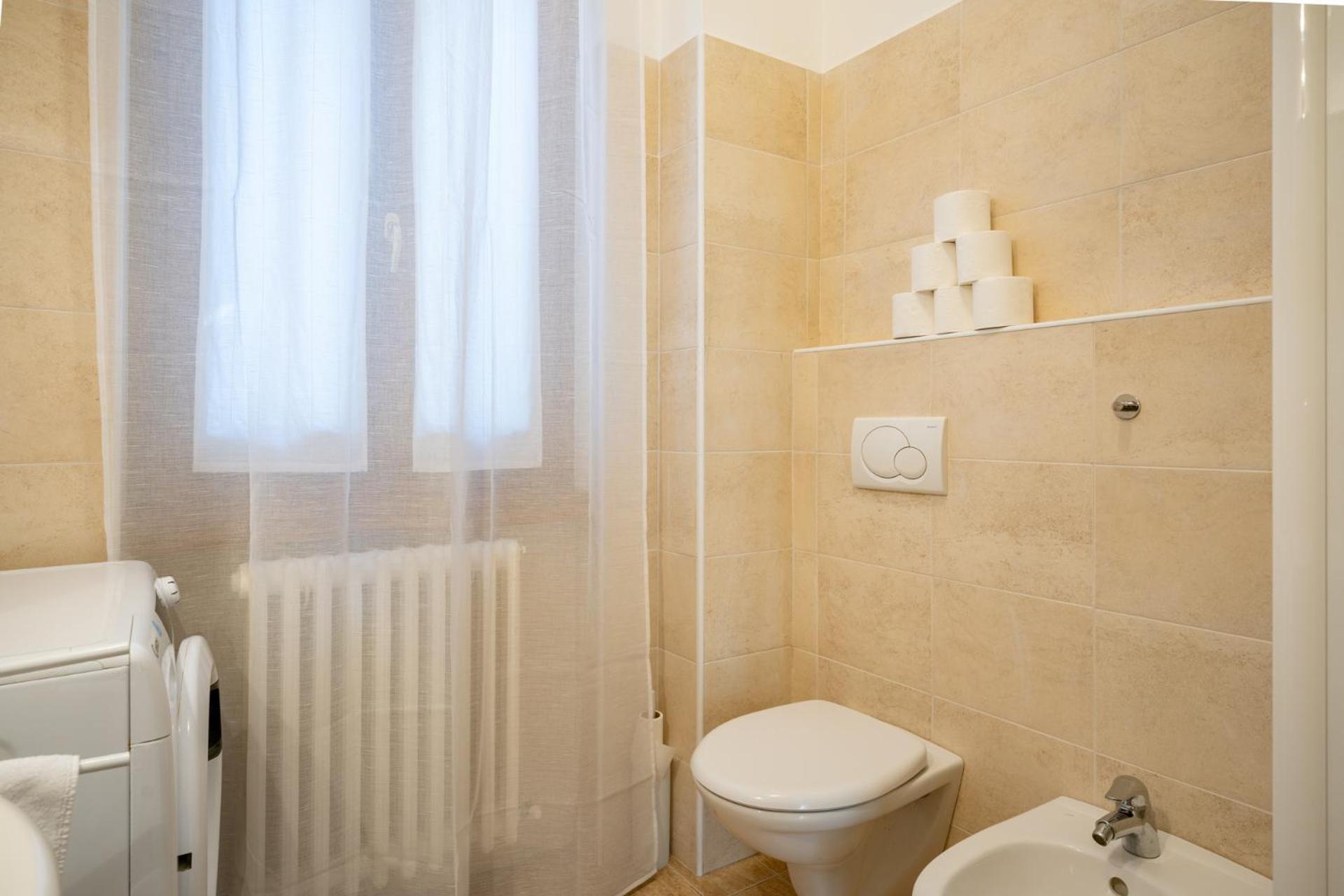Terrazza Fucinetta Apartment Introbio ภายนอก รูปภาพ