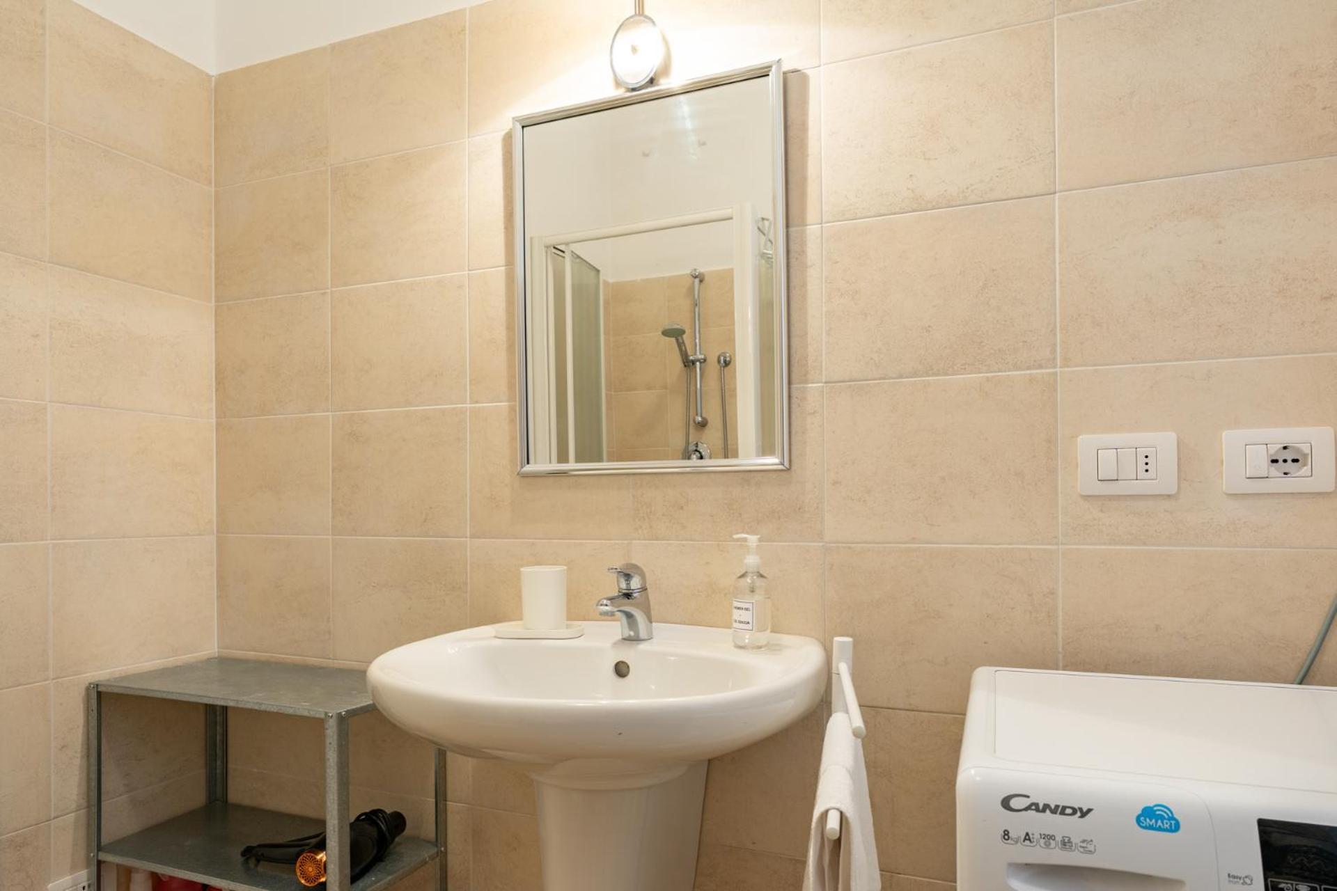 Terrazza Fucinetta Apartment Introbio ภายนอก รูปภาพ