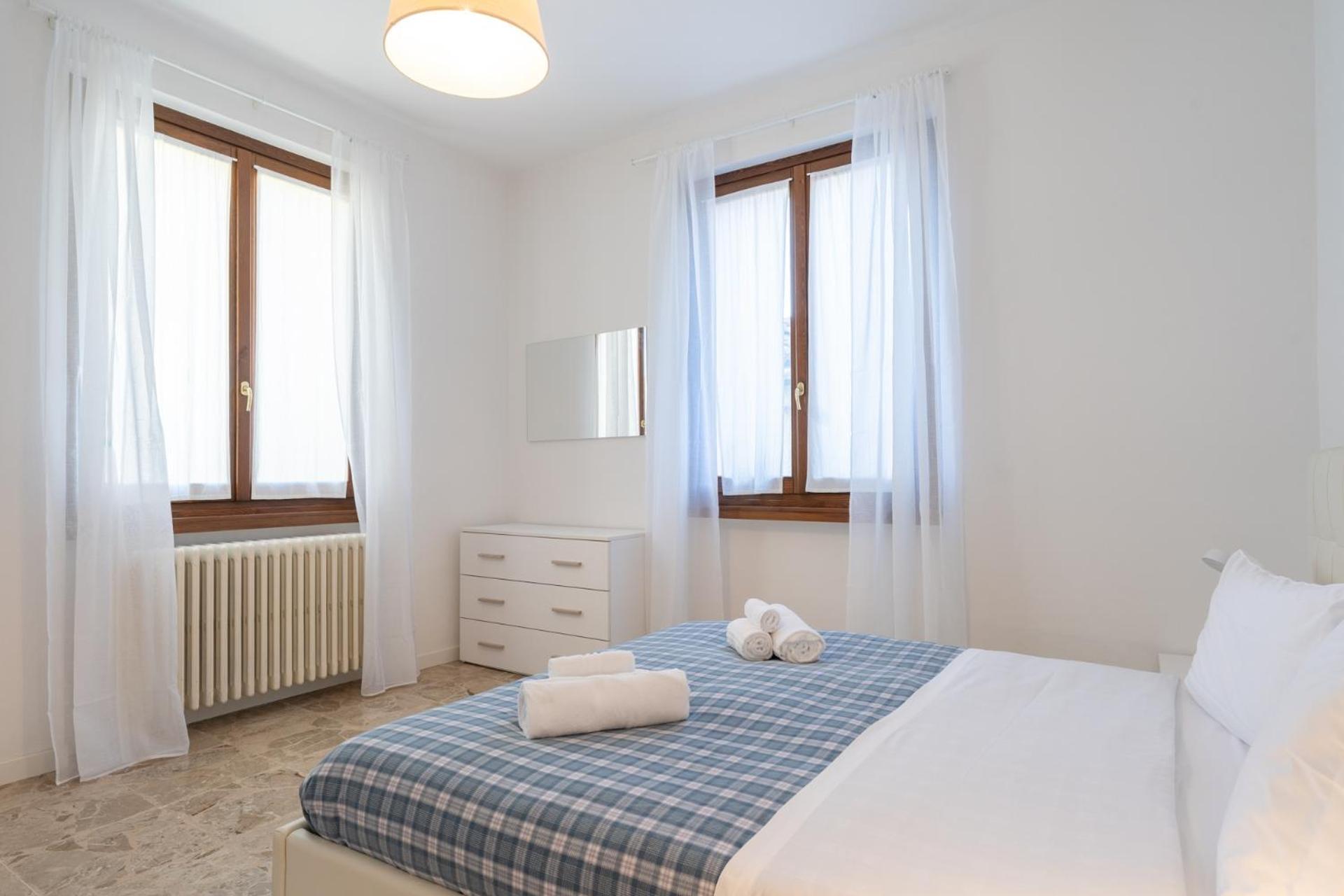 Terrazza Fucinetta Apartment Introbio ภายนอก รูปภาพ