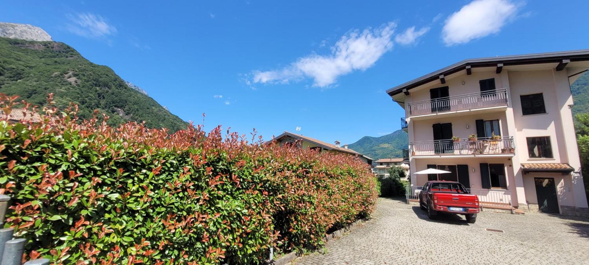 Terrazza Fucinetta Apartment Introbio ภายนอก รูปภาพ